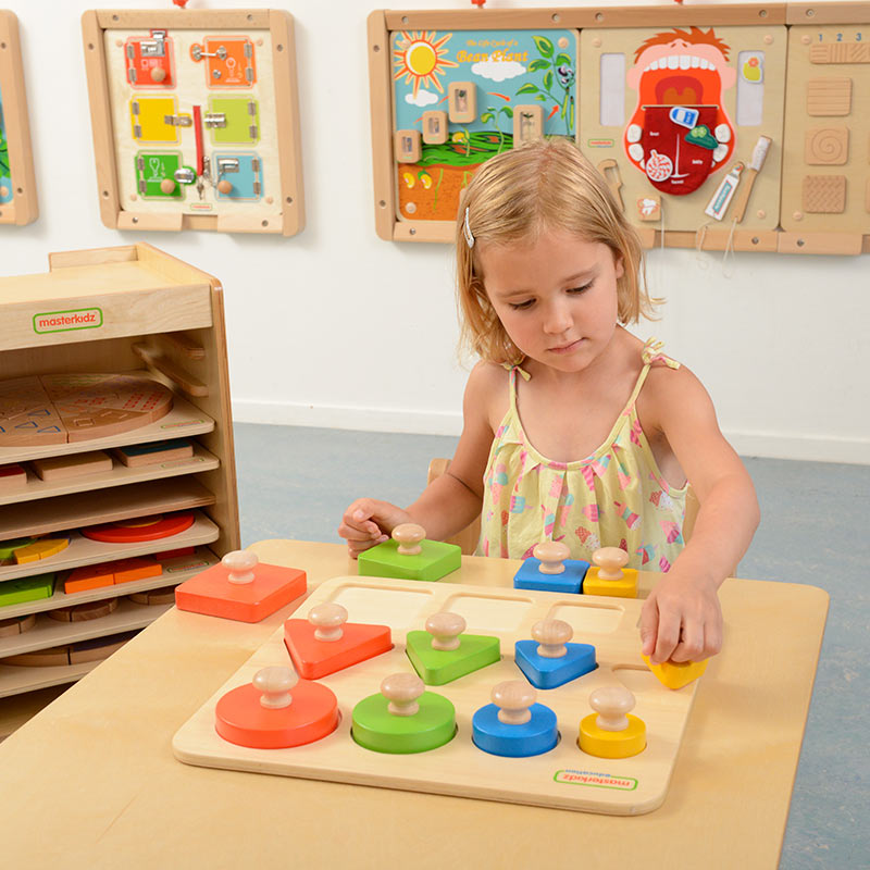 Color matching and size sequencing puzzle