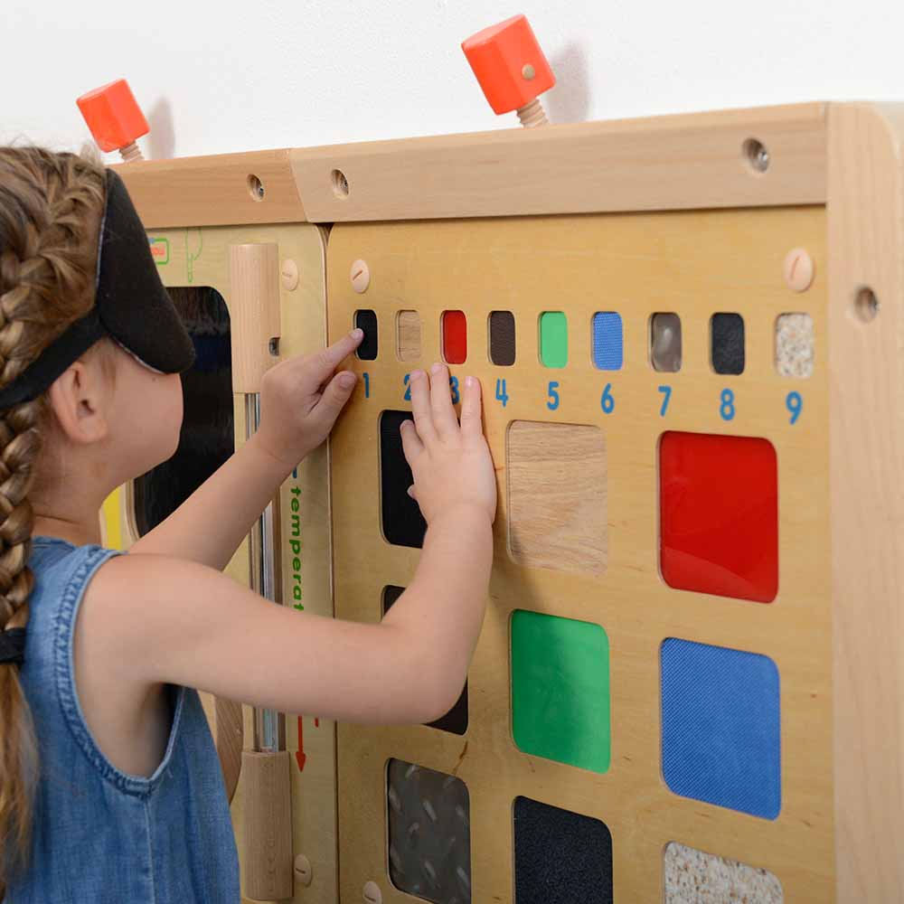 Tactile matching and verbal skills learning board for early years