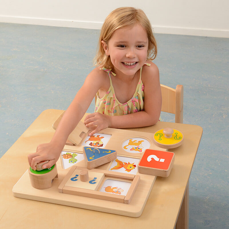 early childhood curiosity-driven learning toy