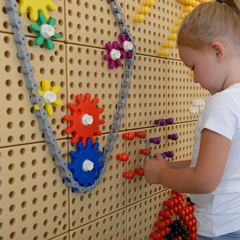 Masterkidz STEM Wall Pegs Set 1 (512Pcs) – Encourages creativity, pattern-making, and shape-building activities.