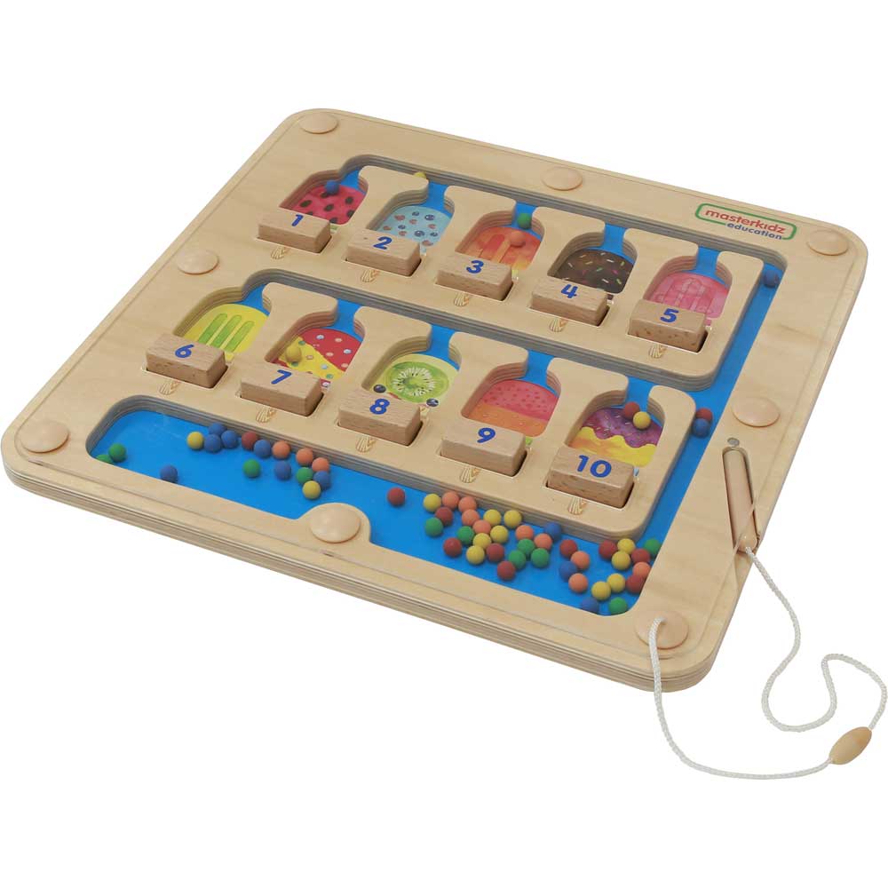 Magnetic number recognition maze for kindergarten