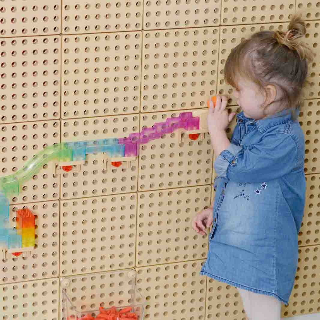 Masterkidz STEM Wall Kinetic Ball TraX 120Pc – A fun and educational toy to explore motion, engineering, and problem-solving.