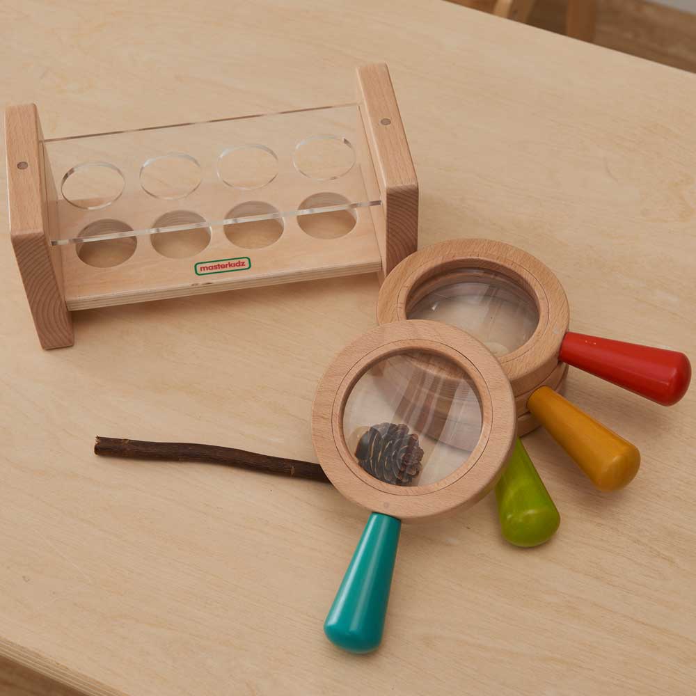 3x magnification wooden magnifier with easy-grip handle