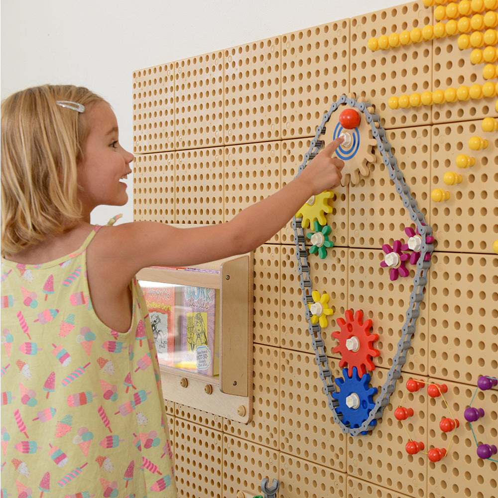 Masterkidz STEM Wall Gears & Chain Set – Build interactive gear systems for hands-on STEM education.