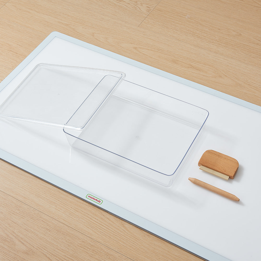 Light panel enhances colour, texture, and fine detail visibility.