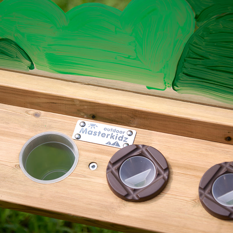 Outdoor easel with wood shelf