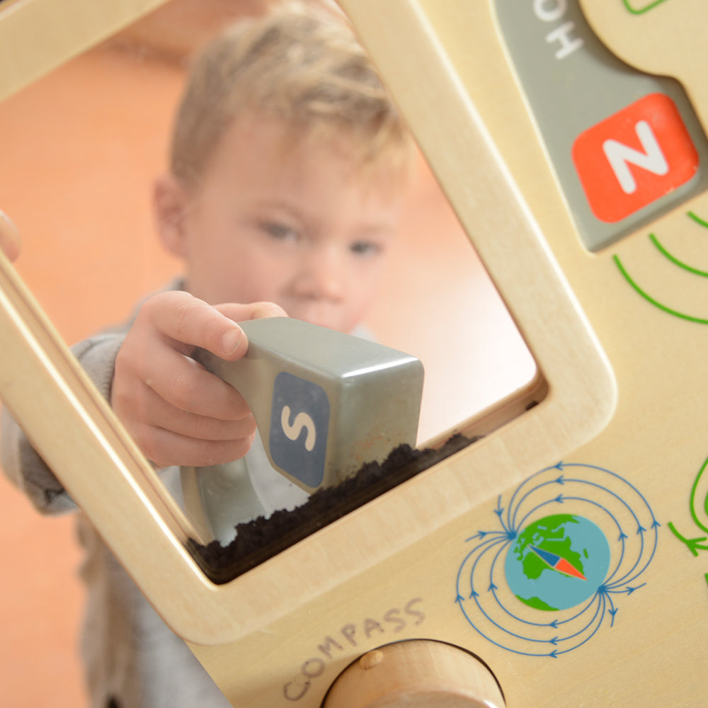 Visualization of magnetic field lines using metal powder for hands-on learning.