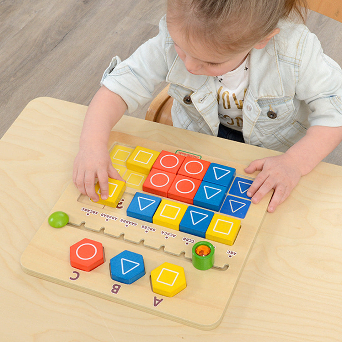Kids pattern sorting and color–shape matching educational board