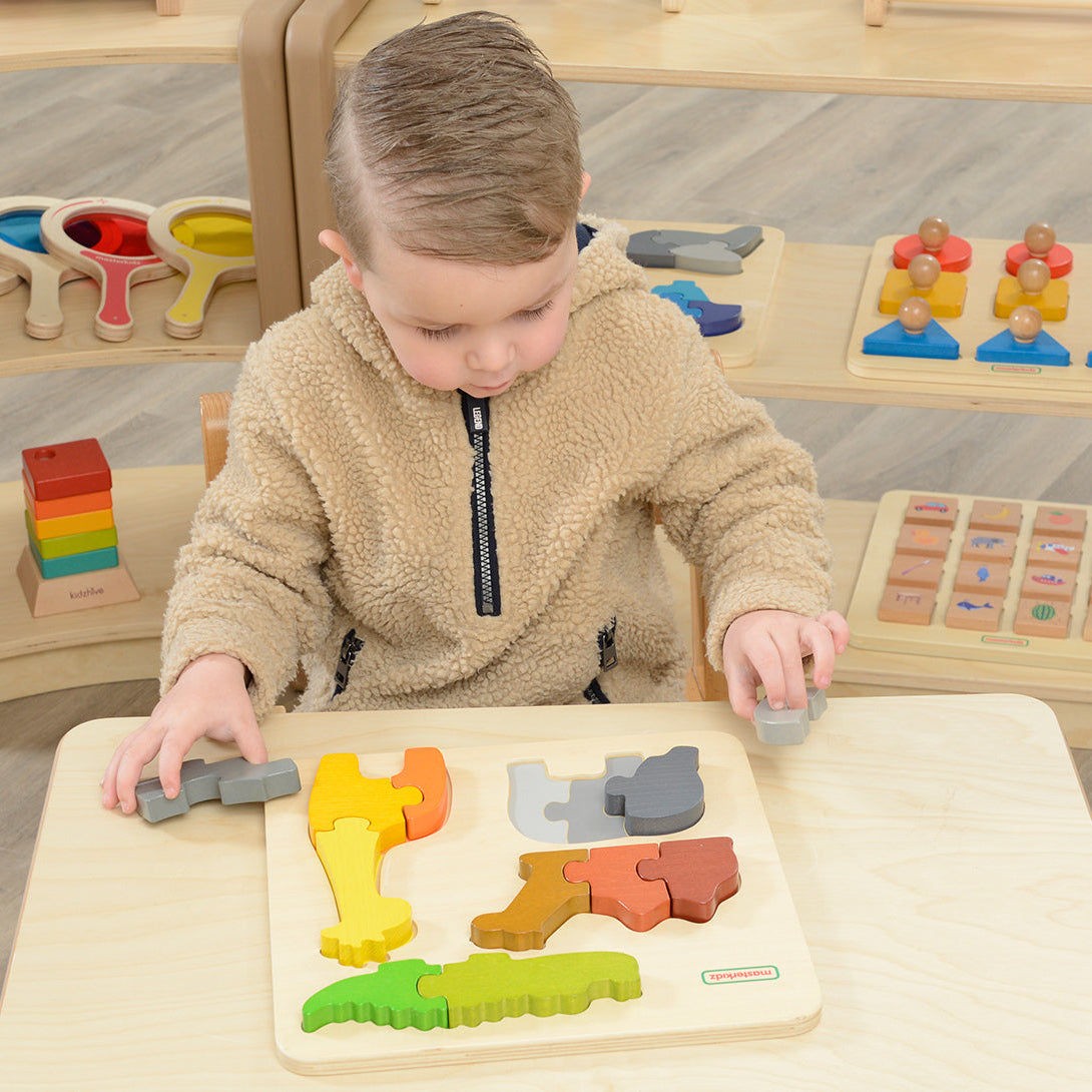 Self-correcting safari jigsaw puzzle for early learning