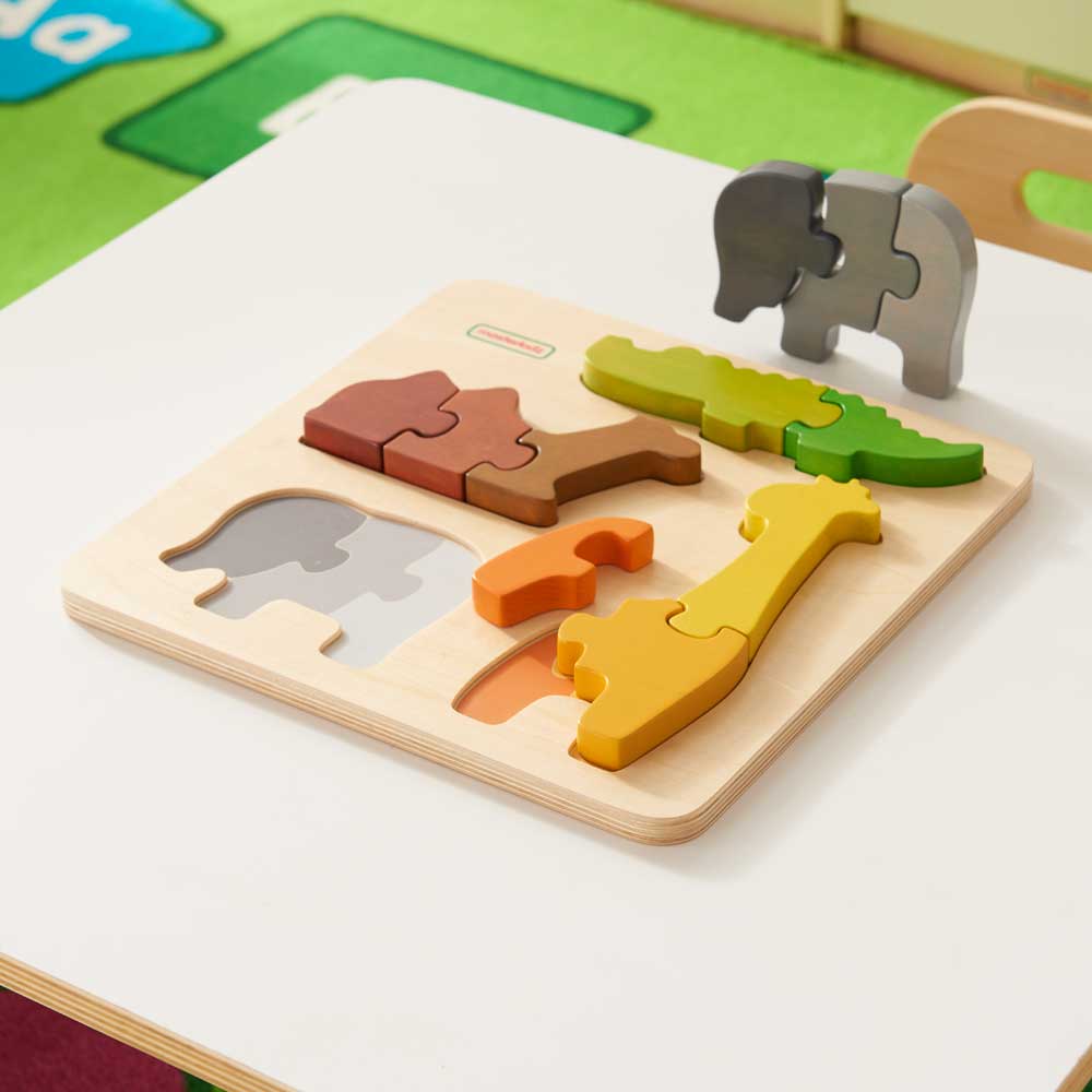Indoor educational play with safari animal matching puzzle