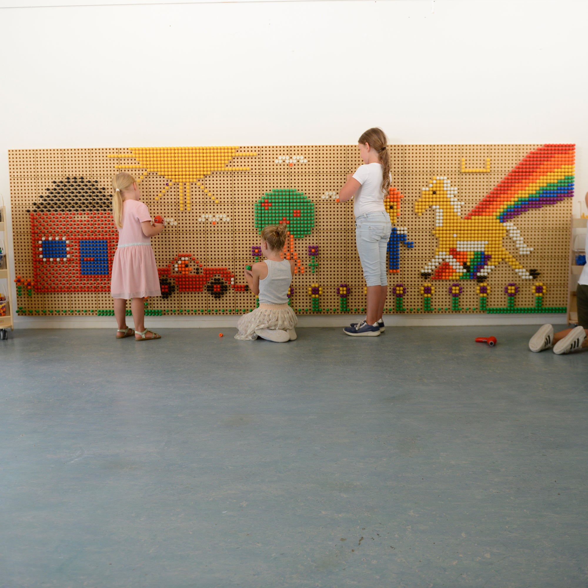 Wall-mounted STEM panel；Pegs and Bolts